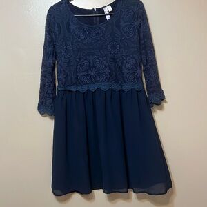 Alya, lace top dress, size large